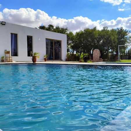 Villa Iyad Εσαουίρα Εξωτερικό φωτογραφία