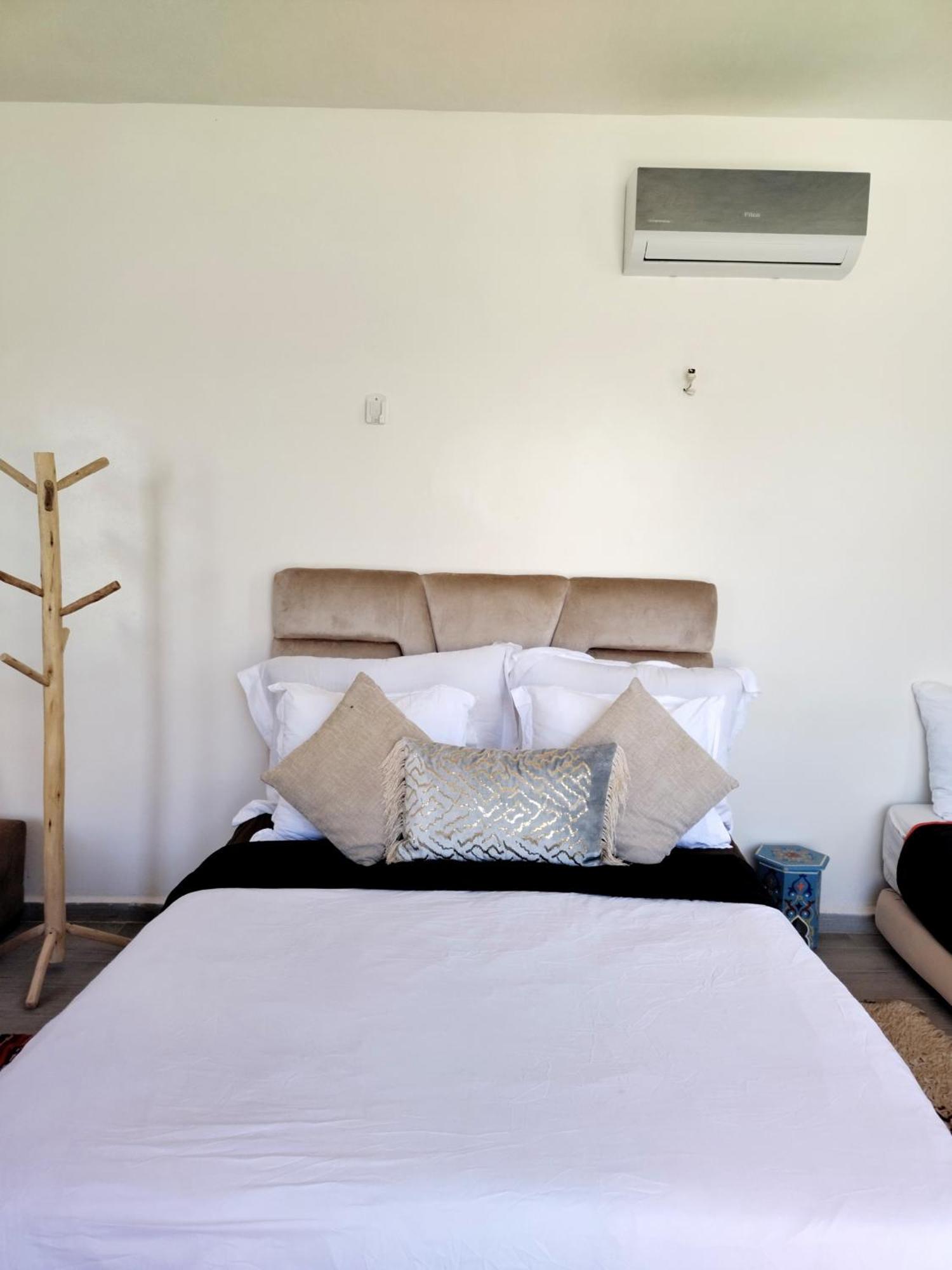 Villa Iyad Εσαουίρα Εξωτερικό φωτογραφία